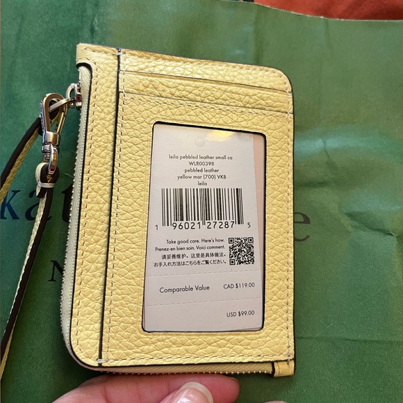 Brand new Kate Spade wristlet - Picture 3 of 3